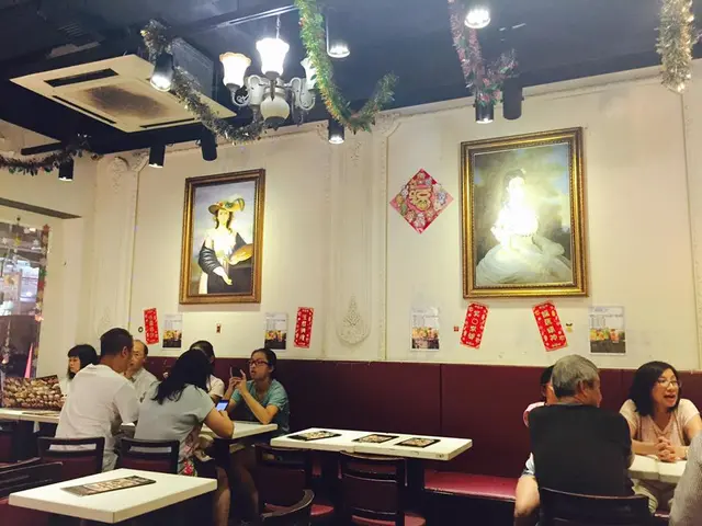 難道是中西合壁的店鋪裝飾會更感貴族?