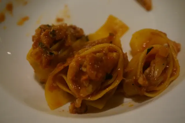 鮮蟹肉香草蕃茄手造闊條麵