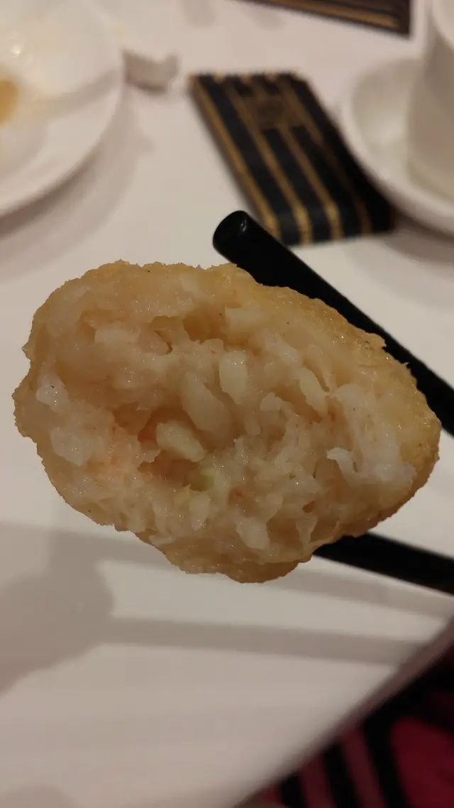 蟹肉鮮美甜香盡收於內，不會太重粉感，有點點肉質