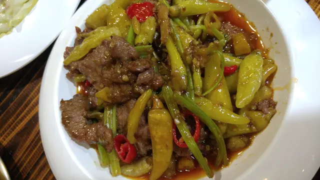 正。牛肉好滑。好入味。吃佐2碗就係俾佢搞掂。呢个菜属中辣