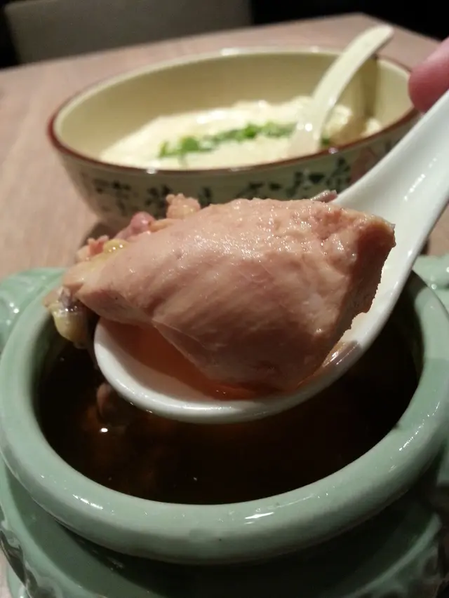 雞塊骨肉相稱