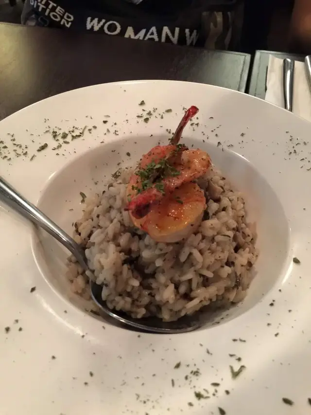 Q彈的米飯吸收黑松露精華熬煮出濃郁的香氣 口感好棒 好美味