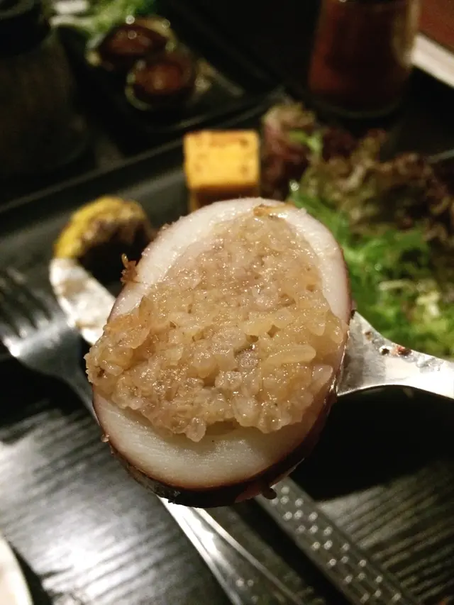 糯米黏得緊緊的,沒有鬆落到碟子