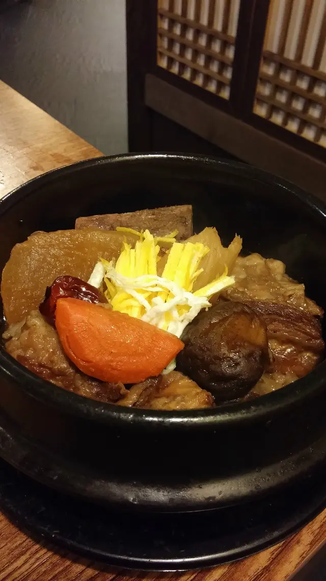 必食的一定是那吸收湯汁的蘿蔔塊，炆得軟稔綿香，非常入味，解去青味澀味