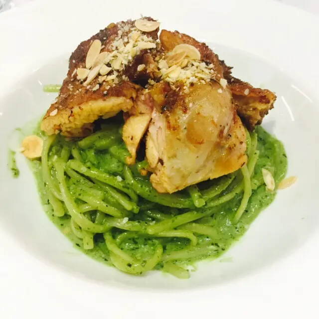 檸檬青醬雞腿意粉