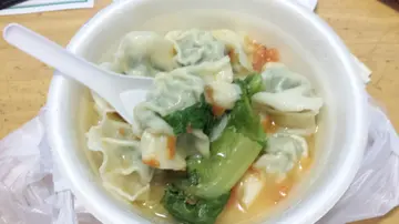 蕃茄湯韭菜餃子