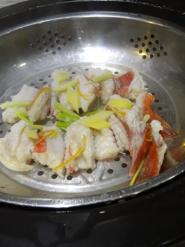瓜子斑屬鹹水魚，所以特別多魚鱗！
