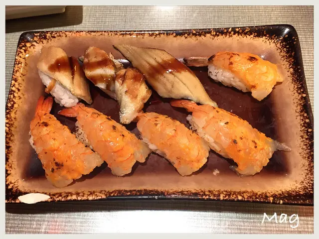 海鰻壽司, 海膽黃金蝦壽司