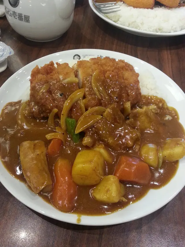 期間限定口味 .. .. 唔錯 .. 本身個咖哩都係有肉同埋菜 .. 心多多之選