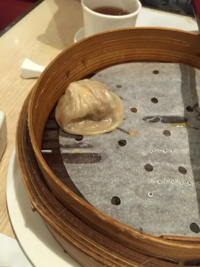 食到一半先醒起要影相