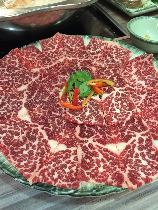 雖然係肥牛，切割唔薄唔厚，有牛肉味