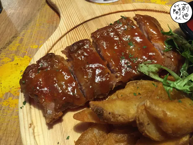 招牌燒烤醬焗豬肋骨（半份）