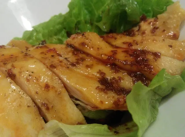 看似雞脾位置，脂肪量少。肉質還好，不會過「鞋」，若再嫩滑一點。