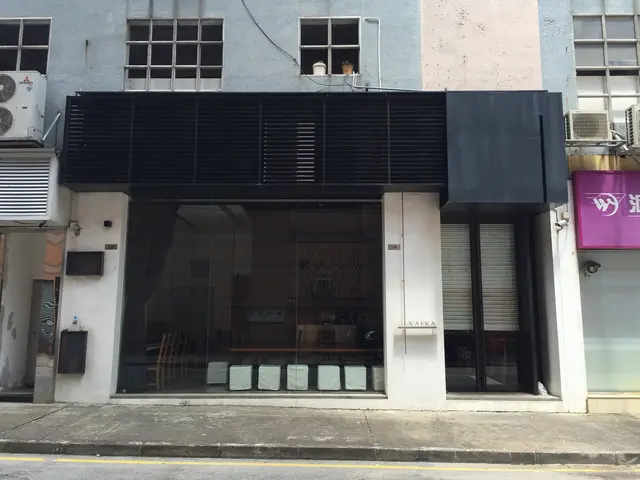 等佢開門，值得😊