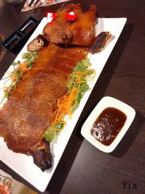招牌即燒乳豬
