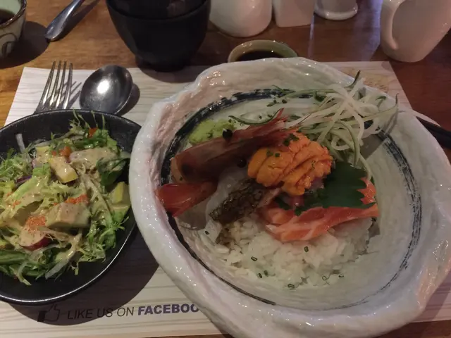 海膽牡丹蝦刺身丼