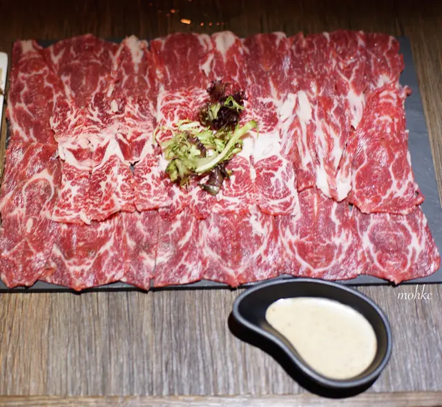 選用的牛肉脂肪分佈平均,牛味濃郁,份量還有很多的