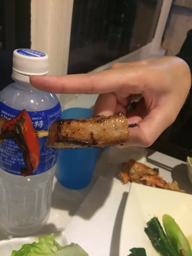 堅係手指公咁厚嘅豬頸肉