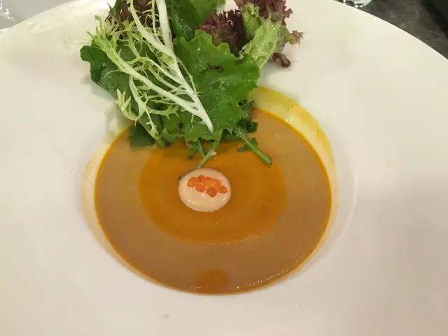 以蟹肉整成半固體狀，口感一流