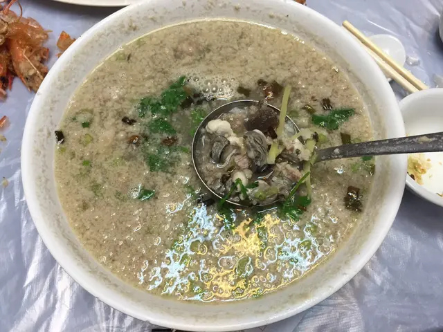 有意外，因為入面有大地魚乾，好入味，蠔又大隻又多，推薦！