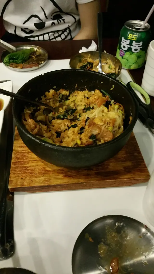 飯濕。。以為無肉。。。搵左好耐先搵到兩小塊， 味道okay...但一定要加勁多辣醬