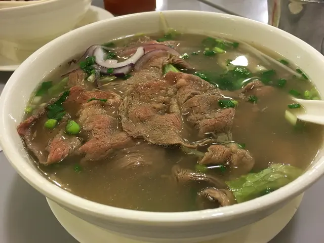 生牛肉湯河