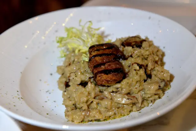 鵝肝鴨腿肉牛肝菌意大利飯