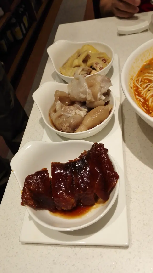 冷盤三拼 - 薰魚,豬手,醉雞