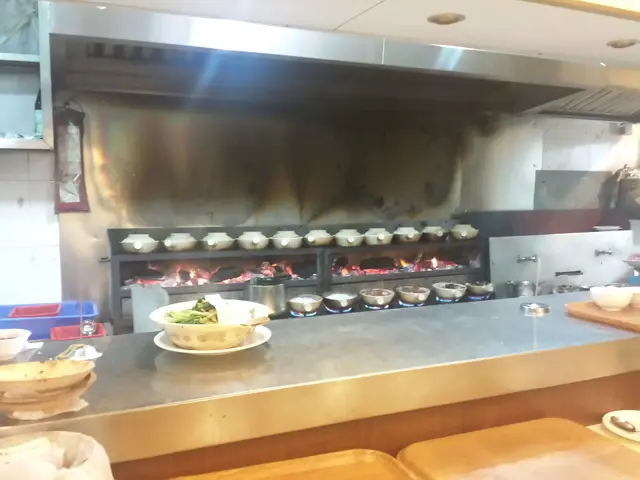 一排煲仔飯火爐