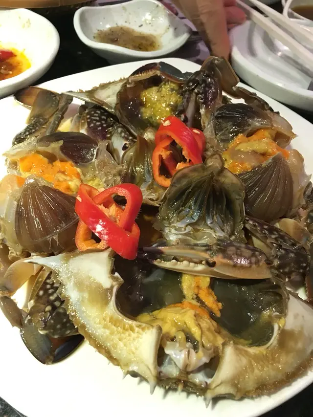 好好味既醬油蟹,連外國人都食到停唔到口!