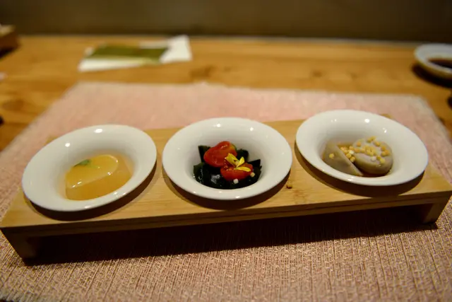 甘草蘿蔔(左)、蕃茄仔(中)、日本里芋芋頭(右)