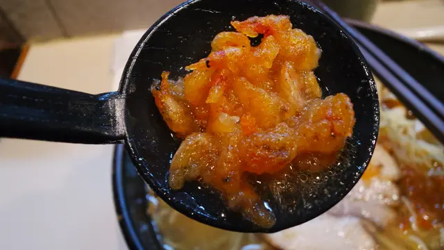 似乎用油爆香過的，吃著已經沒有蝦的鮮味，取而代之的蝦乾的香和嚼勁