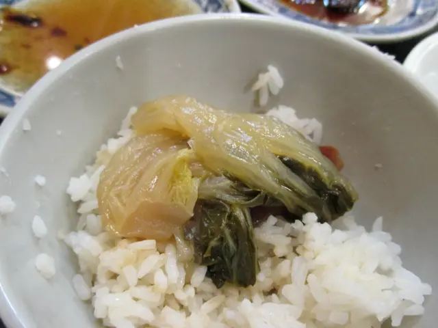 白菜仔混入蠔油好野味。