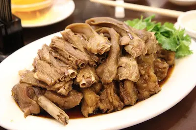 鹵水豬蹄跟拼掌翼