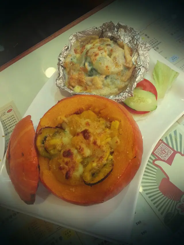 椰香海鮮南瓜盅 配 黑松露西蘭花