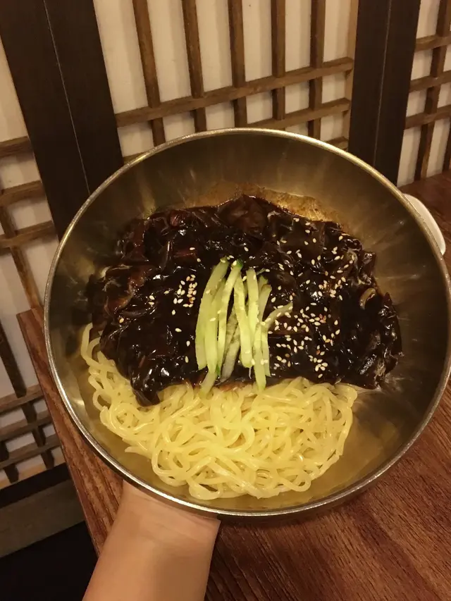 醬料味道鹹中帶點甜