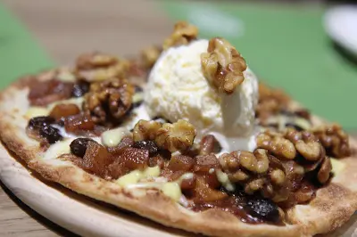 Cinnamon Apple Pizza