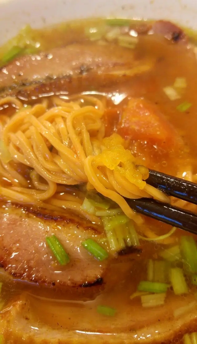 黑椒煙鴨胸湯麵(香芹湯)