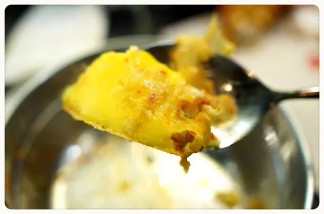 可是我們只顧燒肉而忘了爐邊的泡菜蛋, 以致過熟