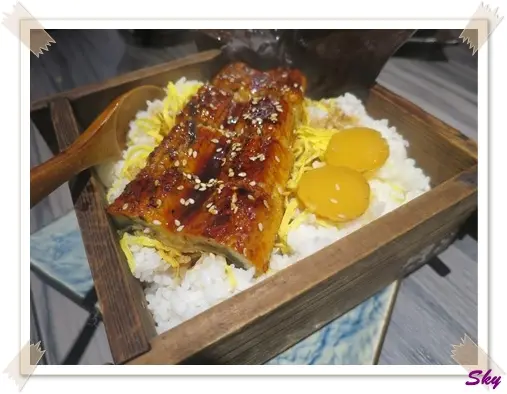 蒲燒鰻魚朴葉飯