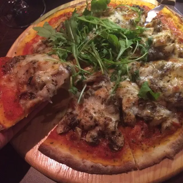 黑松露菌醬野菌比薩