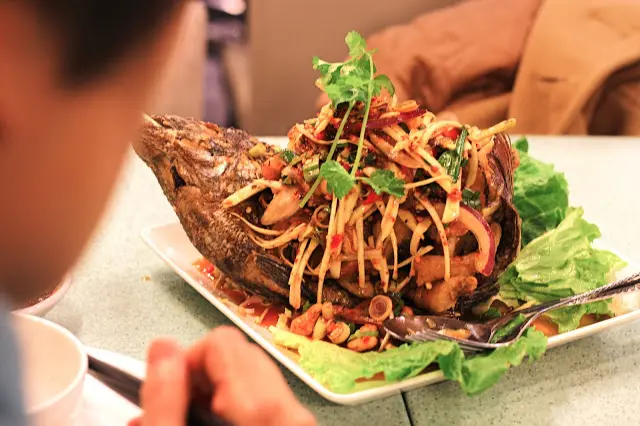 泰皇秘制鰂魚沙津