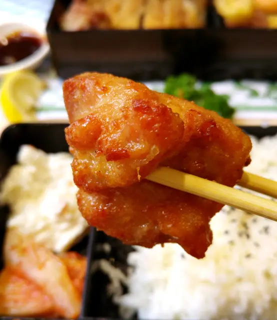 炸雞同樣炸得不錯, 仍保持肉質的彈性和水份