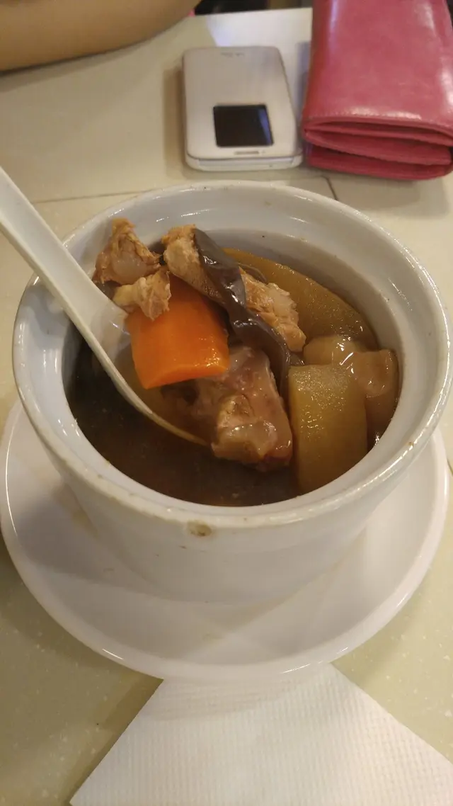 蘋果雪梨雪耳燉排骨湯