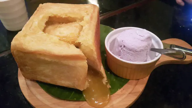 焗咖央吐司伴雪糕