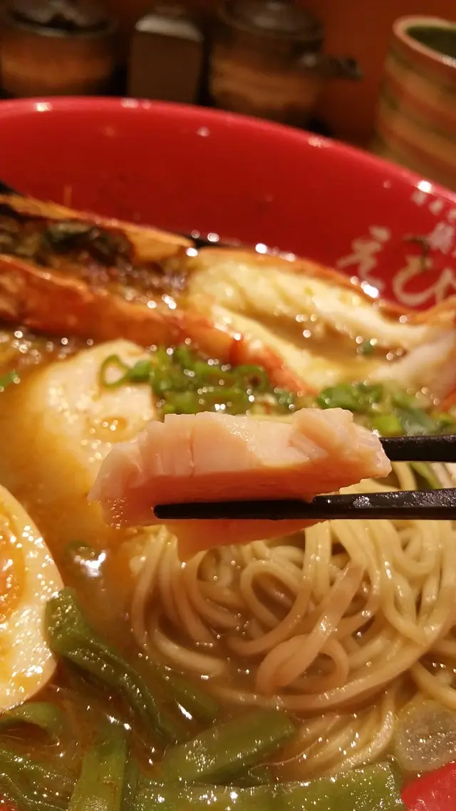 雞肉的節理像瑤柱