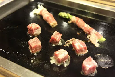 [蘆筍牛肉卷、金菇牛肉卷及牛枊粒]