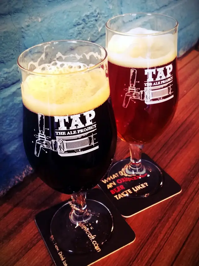 左: Young Master Celebration Ale 右: Young Master Rye on Wood