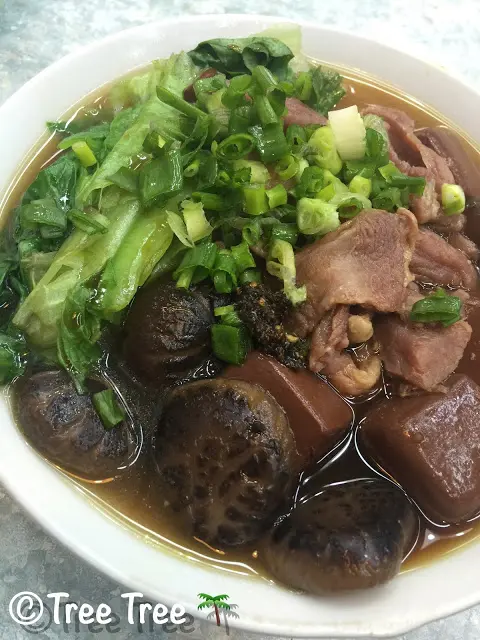 時菜、蠔油冬菇、五香牛腩、豬紅、粗麵、麻辣、蔥