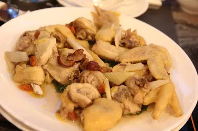 鮮淮山紅棗杞子蒸新鮮雞